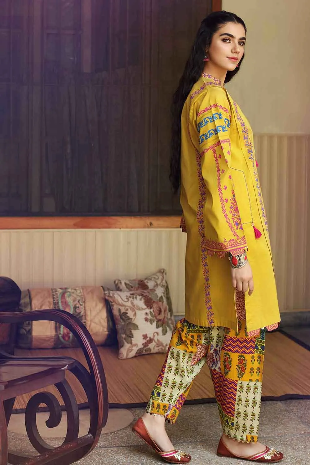 Gul Ahmed Summer 2022 · Essential 2PC Collection – 2PC Printed Lawn Shirt Trousers TL-373