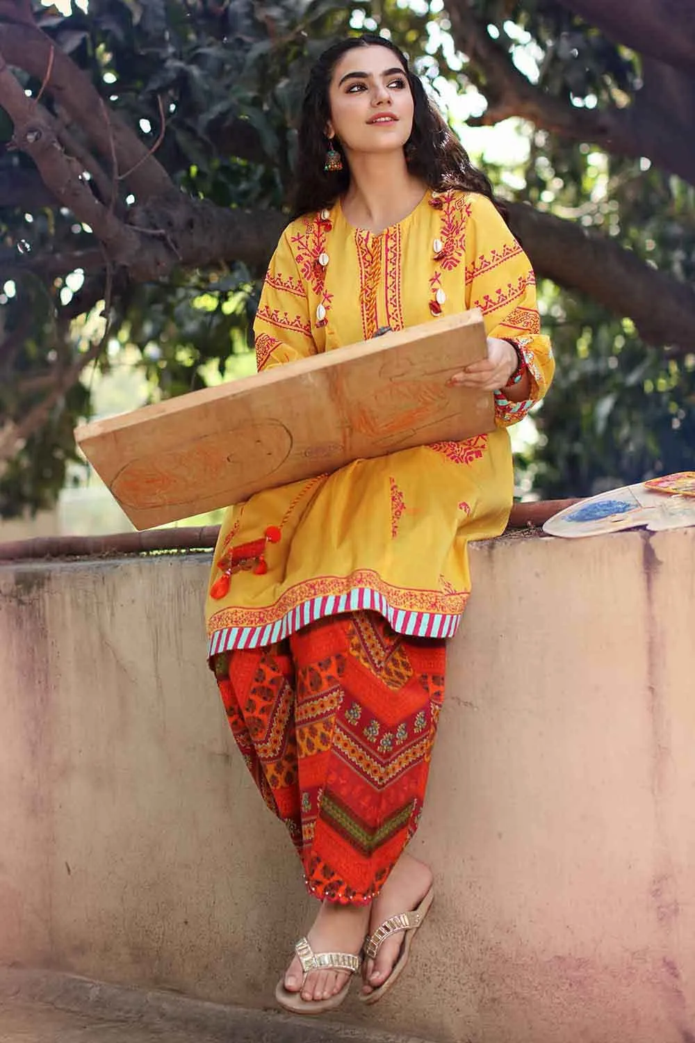 Gul Ahmed Summer 2022 · Essential 2PC Collection – 2PC Printed Lawn Shirt Trousers TL-375
