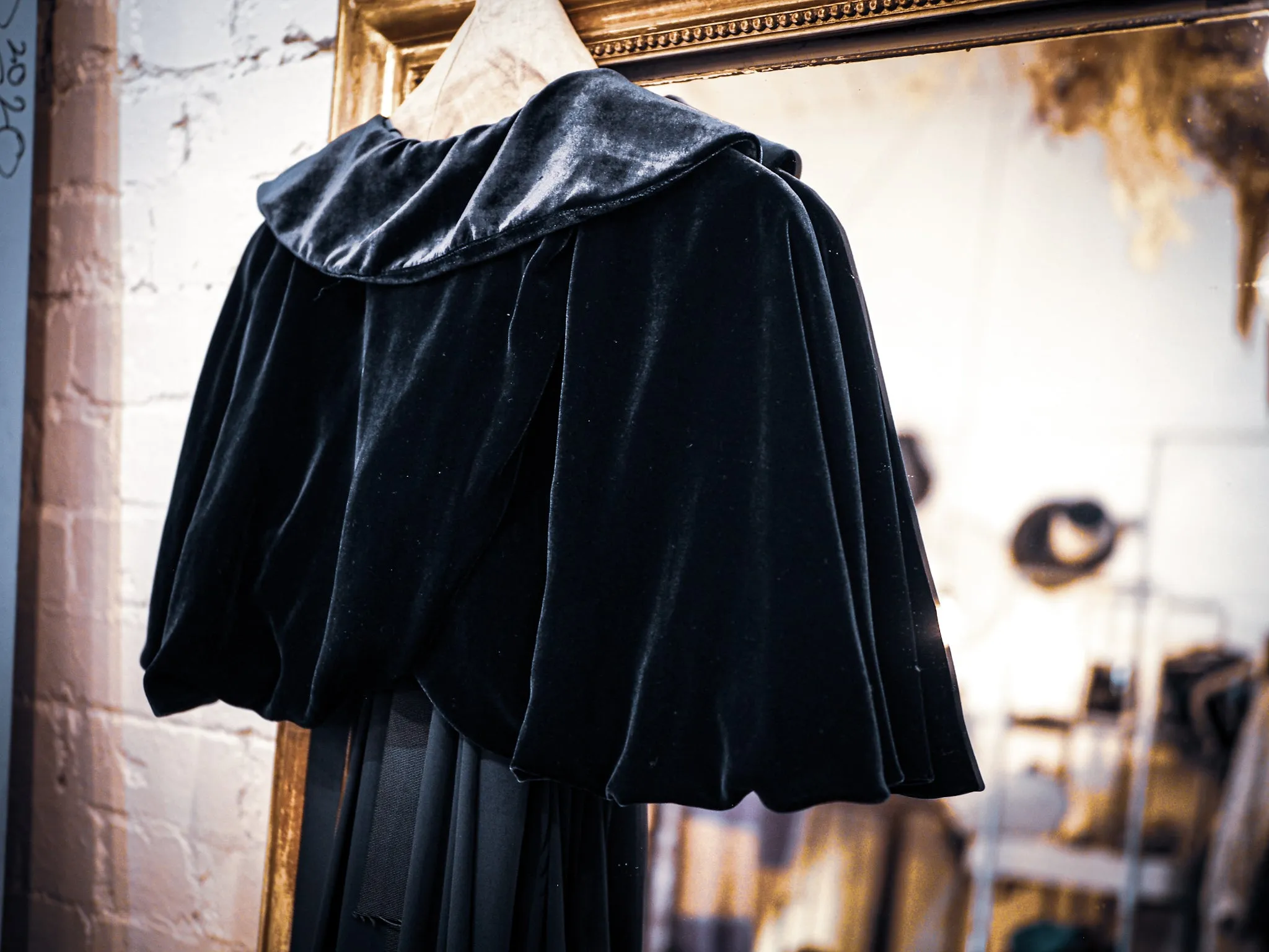 Silk velvet cocoon capelet - Old gold