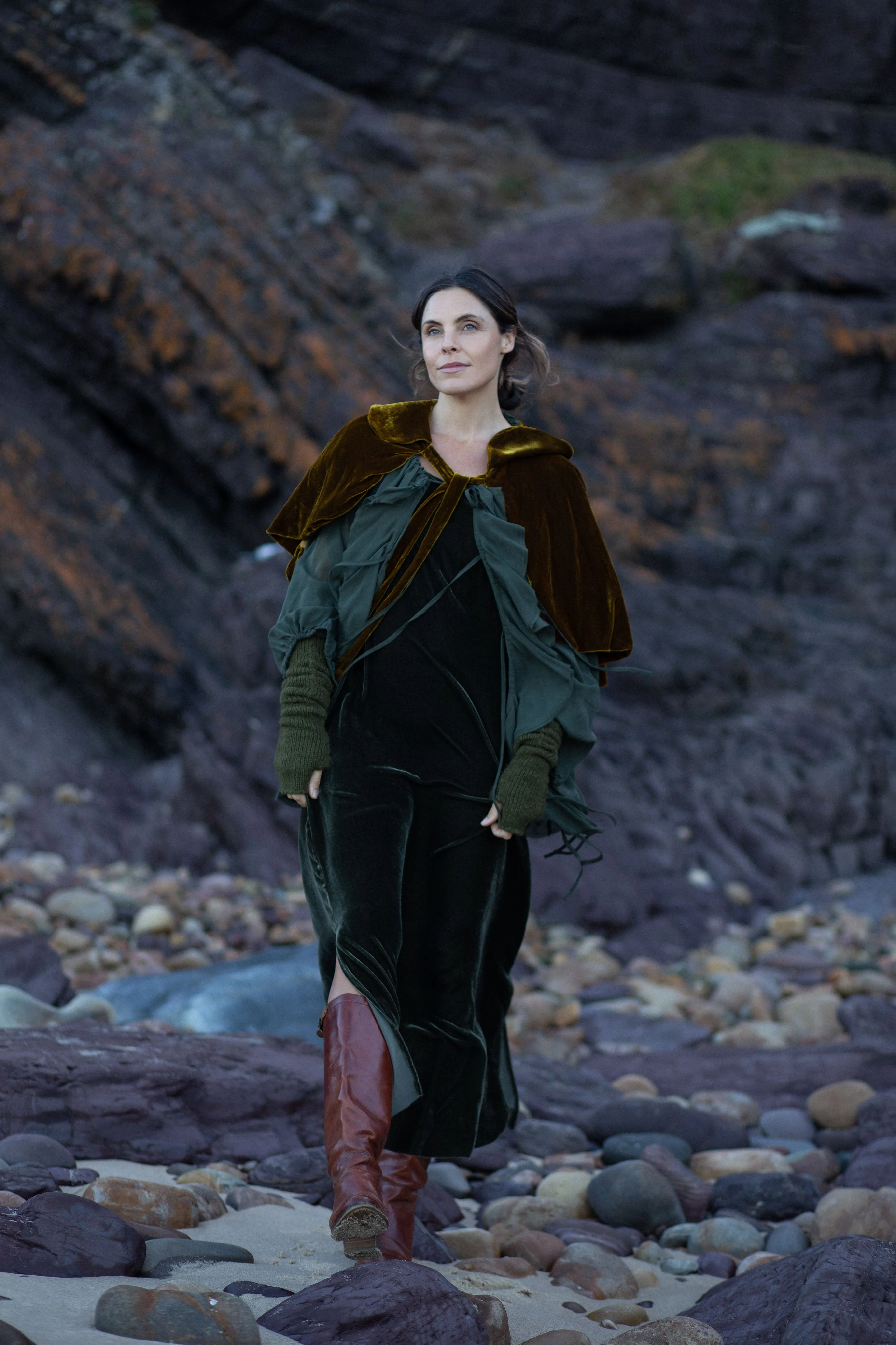Silk velvet cocoon capelet - Old gold