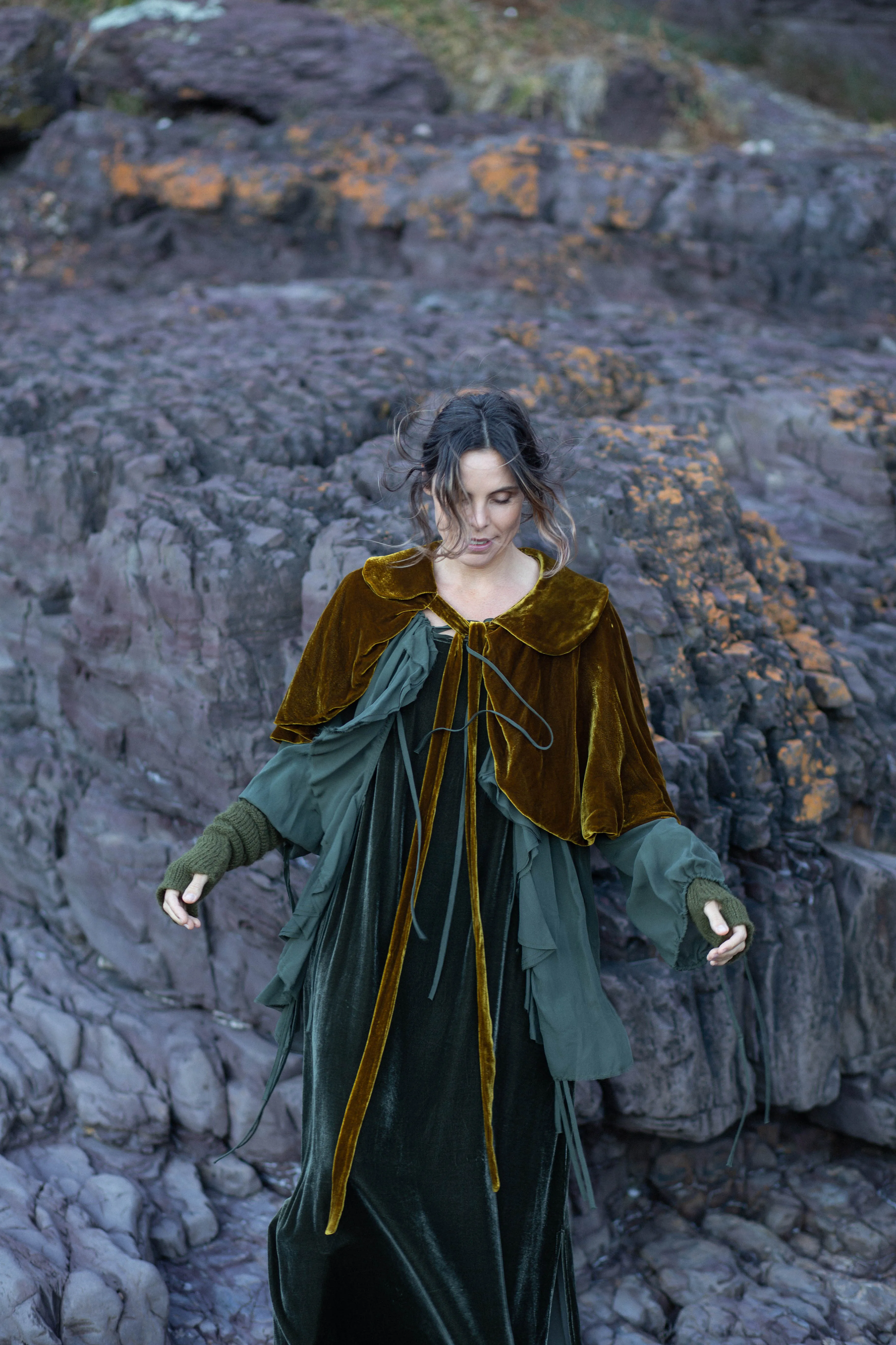 Silk velvet cocoon capelet - Old gold